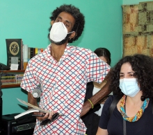 María Carla y Karel se interesaron por el trabajo del CCRD-C en la comunidad