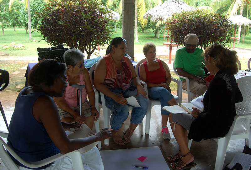 El Equipo # 3, trabajando en grupo