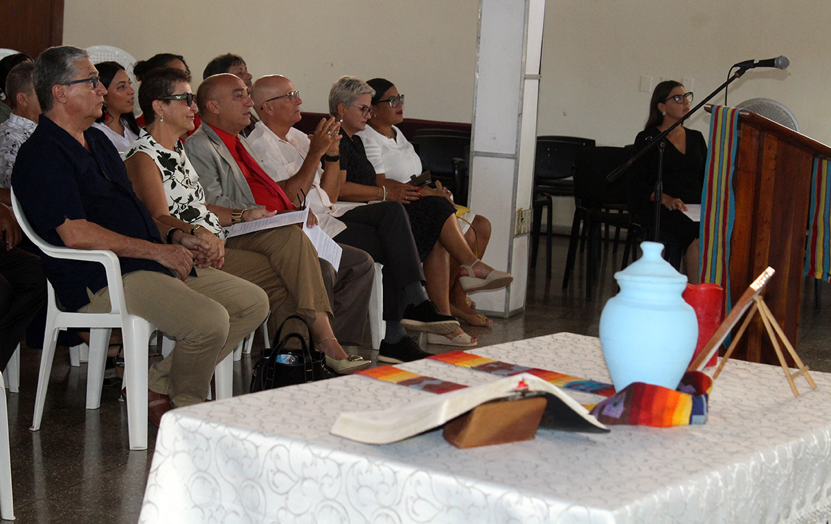 Urna con las cenizas del Rev. Raimundo García Franco