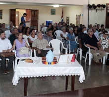 Asistentes al homenaje al Reverendo Raimundo García Franco