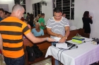 En el municipio Los Palos, aparte del debate, se le realizó una encuesta al público. José A. Bello Surí, realizador de sonido (derecha)