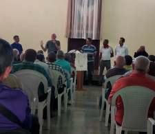 Durante la asamblea (Salón central del CCRD-C)