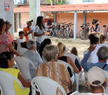 Durante las charlas en el patio del CCRD-Cuba se promovió la campaña Equidad de género en las familias