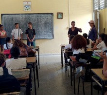 Mediante dramatizaciones, los estudiantes de la escuela secundaria Guillermo Geilín, mostraron algunas manifestaciones de la violencia y modos de cambiar tales conductas