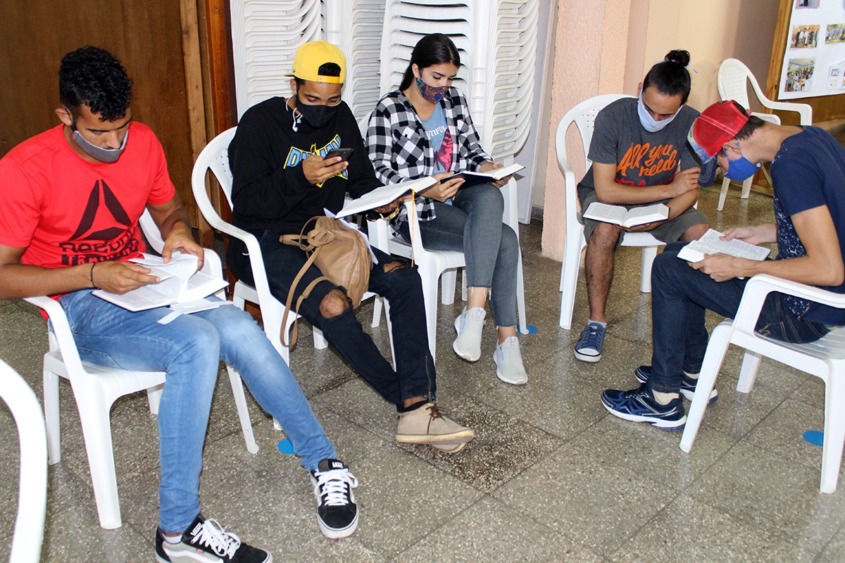 Otro equipo durante una dinámica