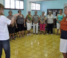 A la izquierda, la psicóloga Rocío Fernández Ruiz