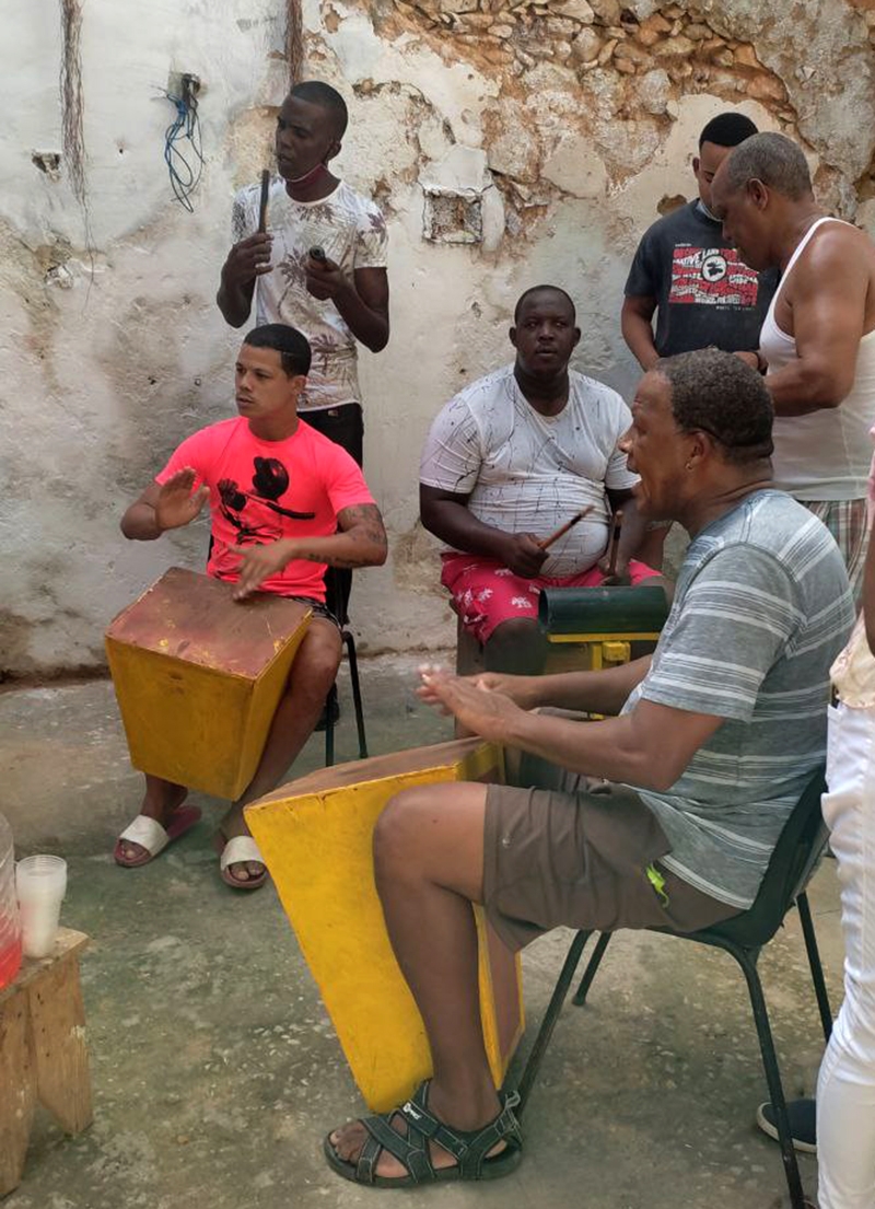 La rumba y las fiestas populares forman parte de las tradiciones cubanas