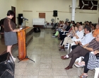 La Directora Ejecutiva del CCRD-C Rita M. García Morris presenta al actor Luis Alberto García