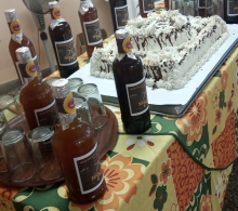 Presentación y lanzamiento del vino afrodisíaco Destellos de besos, hecho con base de aguacate