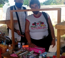 Entrega de la mesa de manicure, donada por el CCRD-C en el 2020