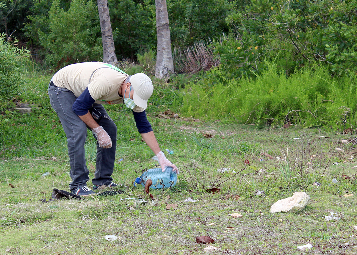 Mejor es reciclar los envases plásticos; no botarlos