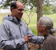 El pastor Samuel Hérnández realizó la unción con aceite