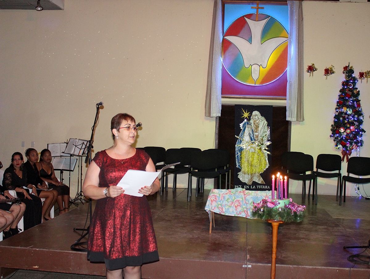 Ms.C Rita M García, directora ejecutiva del CCRD-C, durante una de las celebraciones por Navidad