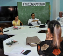 Los cursos de lectura contextual de la Biblia son siempre bien agradecidos