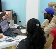 Durante uno de los talleres de realización de audiovisuales
