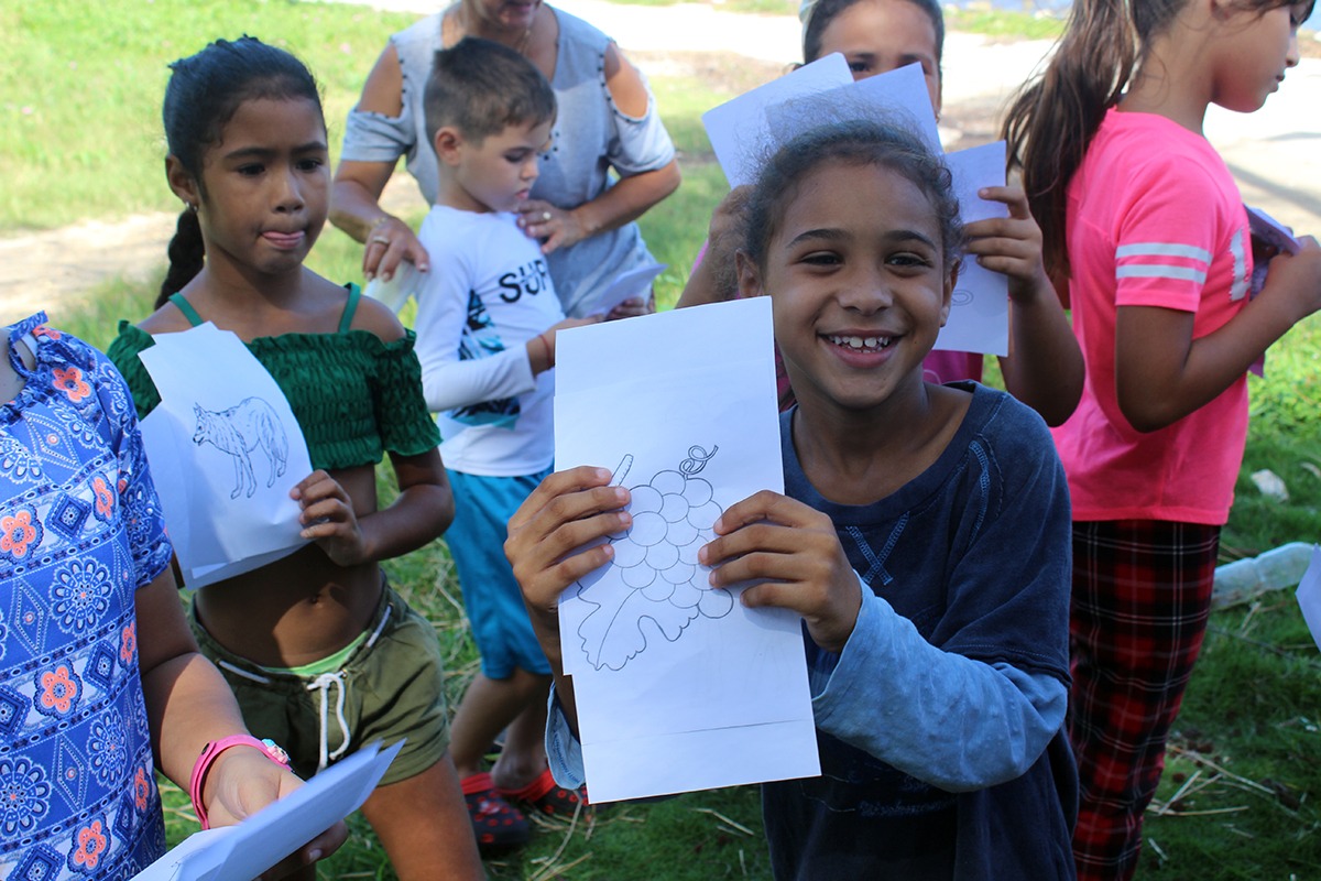Hacia el final de esa mañana se compartió con los infantes algunos dibujos que colorearán en sus ratos de ocio