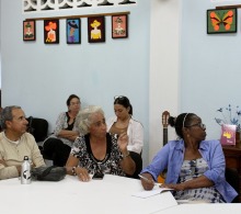María Elena Fernández comentó el trabajo que se ha hecho con el adulto mayor y presentó nuevamente su exposición personal Las Mujeres y las mariposas