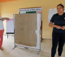 Katerine Oropesa y Yanaydis Abreu, investigadoras de la Estación Experimental Indio Hatuey, facilitadoras del Taller