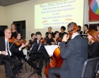 La camerata José White, dirigida por Bienvenido Quintana (izquierda)