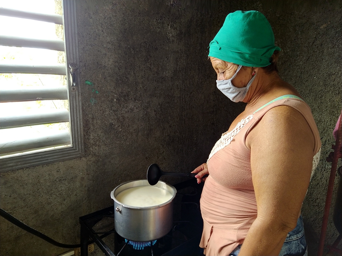 En la finca El Retiro se prepara la leche para beneficiarios de El Castillito