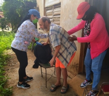 A Maribel y Yamilé, trabajadoras del CCRD-Cuba, las distinguen la buena atención, la diligencia y la amabilidad