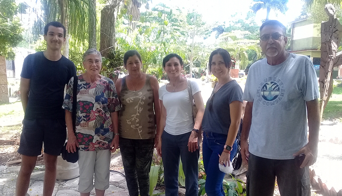 Representantes de la OMB junto a coordinadores del CCRD-Cuba
