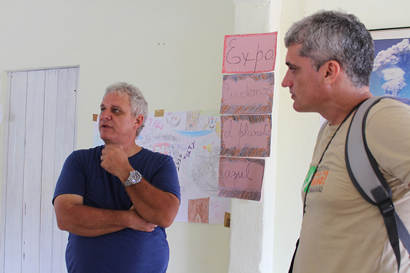 Obed Erelio Martínez Lima, pastor de la Iglesia Morava (izquierda) y Frank Velázquez Zaldívar, especialista del CCRD-C