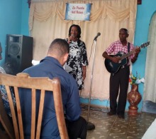 Canciones y alabanzas completaron esta mañana dedicada a la paz