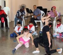 Los infantes regalaron una pequeña danza a los asistentes