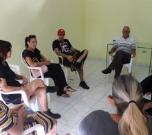 La terapia grupal está a cargo del psicólogo Pedro Cabrera