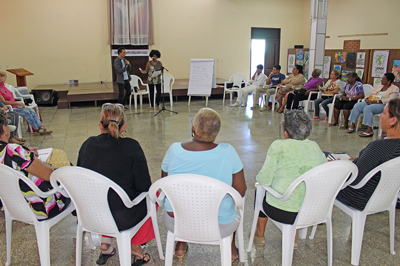 Taller Liderazgo y acompañamiento pastoral a grupos vulnerables. Pastores Sarahí García y Alison Infante (de pie)