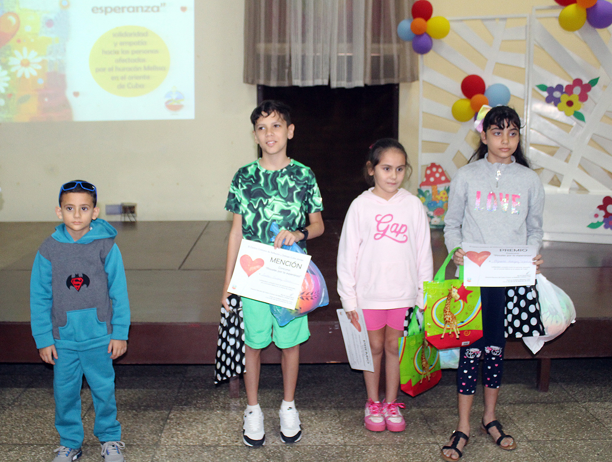 Algunos de los niños premiados en el Concurso