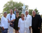 En conmemoración por el 167 aniversario del natalicio de Martí, se colocó una ofrenda floral en el parque que lleva su nombre