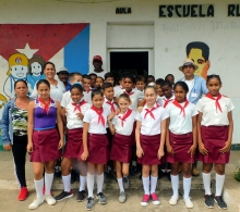 Encuentro con infantes de Escuela Primaria en Limones, Cienfuegos
