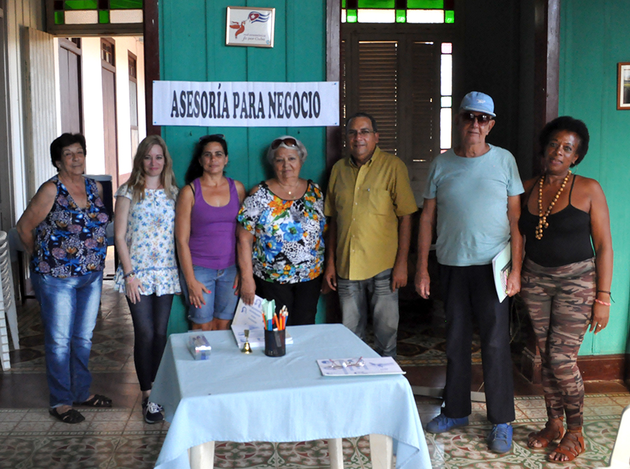 Grupo interesado en capacitarse para emprender un negocio