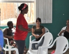 Durante la primera jornada. De pie, al centro, psicóloga Valia Solís, coordinadora del Programa de Atención Psicopastoral del CCRD-C