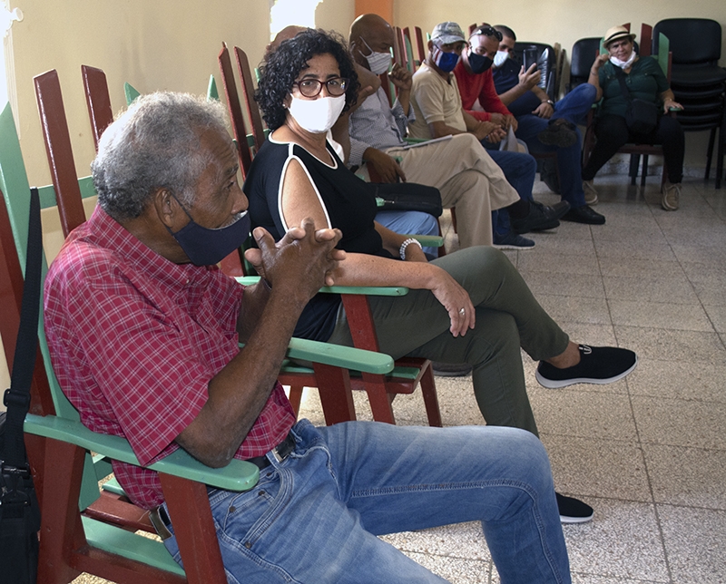 Participaron diferentes representantes de grupos y proyectos comunitarios