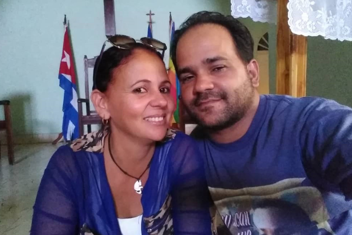 Yudy Guerrero Gámez, líder en el trabajo con Mujeres de la Iglesia de Cristo en Cuba y Jorge E. Suárez Martínez, predicador de la Iglesia de Cristo en Cuba, Congregación de La Yamagua-Taguasco