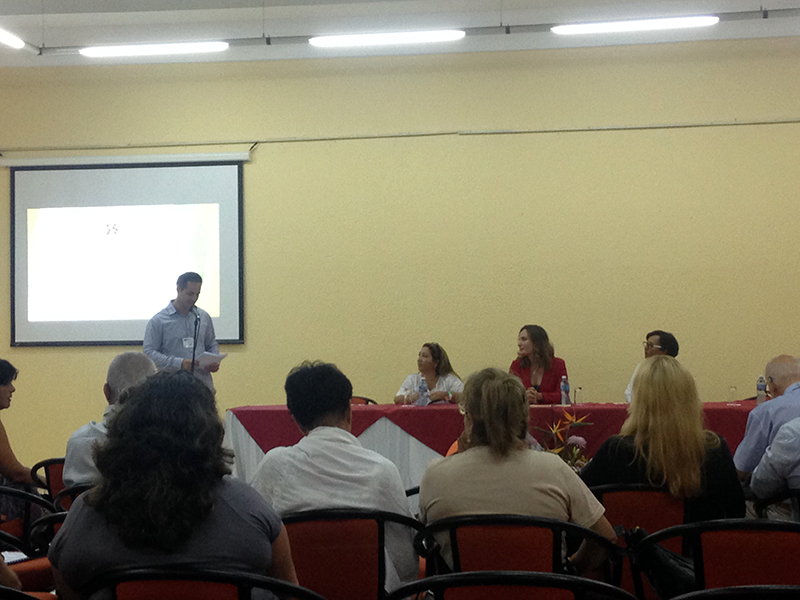 De izquierda a derecha Oliver Zamora, Mara Roque, Diana Rosa Schlachter en Taller de los medios audiovisuales