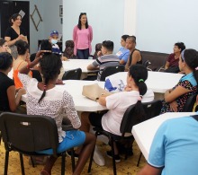 Las especialistas Denise Lima y Yessi Sánchez le dieron la bienvenida