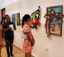 El-publico-disfruto-de-las-obras-presentadas-en-el-XVIII-Salon