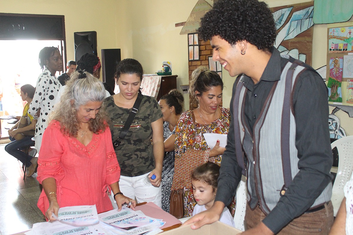 Todos los participantes recibieron un diploma de participación, confituras y lápices de colores