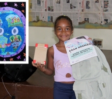 Con alegría recibió su premio en dibujo, Mya Ortiz Ortiz