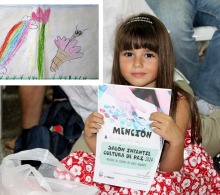 Una agradable sorpresa se interpreta del rostro alegre de Vera Velázquez Gómez, mención en dibujo