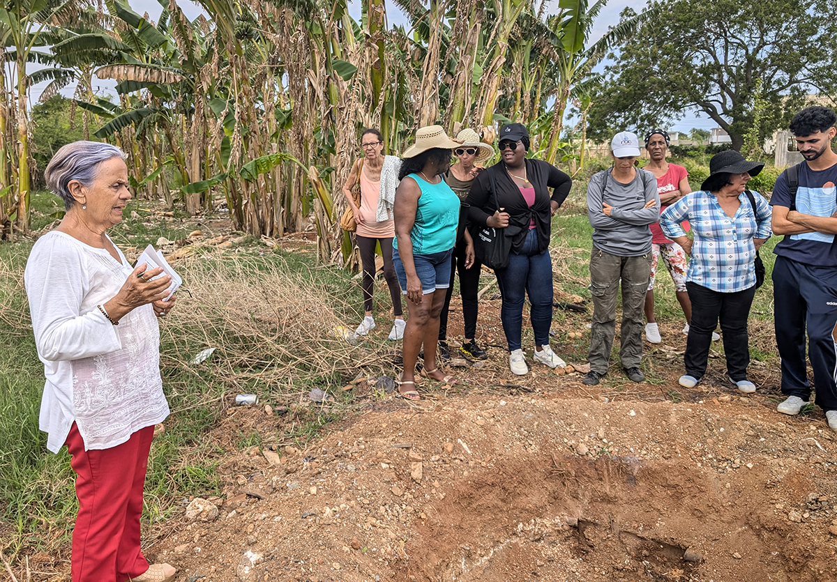Milagros Milera, investigadora de la Estación Experimental Indio Hatuey explica cómo elaborar biocarbón y sus beneficios