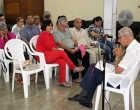 El Rev. Raimundo García Franco (derecha) dirigió el devocional