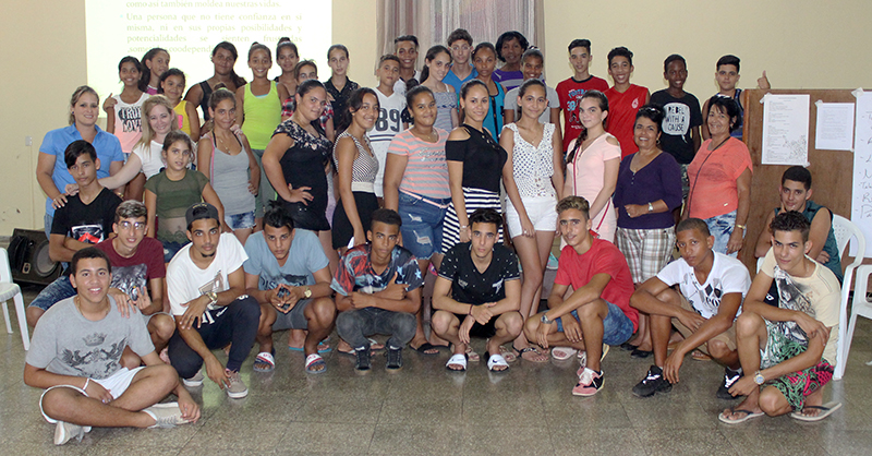 Participantes al Taller de sexualidad para adolescentes