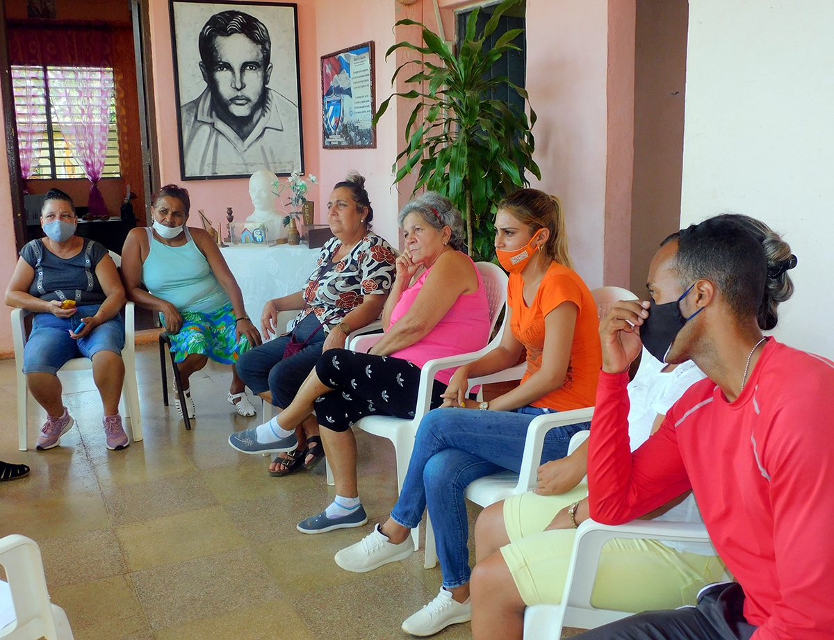 Los síntomas que nos avisan de la sobrecarga emocional son el bajo estado de ánimo, la falta de energía, la irritabilidad o la dificultad para concentrarse