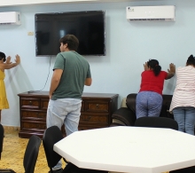 Dinámica de la aceptación aplicada por el psicólogo Luis Gabriel Díaz para reflexionar en torno a la lucha contra la realidad, lo cual es agotador y no funciona; evitarla o resistirse añade más dolor