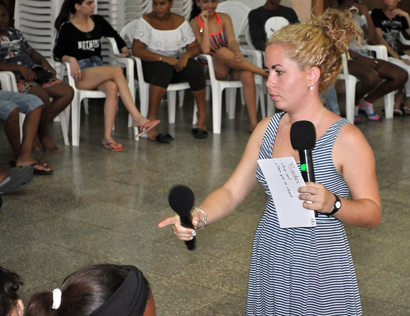 Amy García Cabeza, psicóloga, indaga por la actitud de los adolescentes hacia las Redes sociales